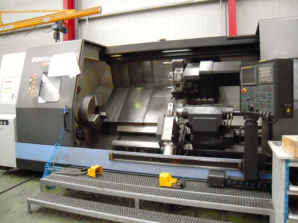DOOSAN PUMA-700 LM