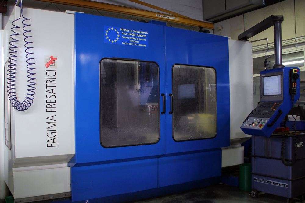 MOVING COLUMN MACHING CENTER 4 AXIS