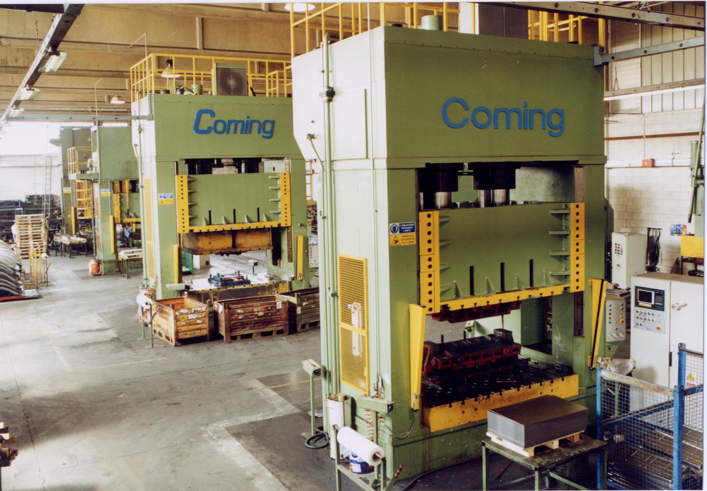 Presse oleodinamiche da 600 a 1200 Ton. / campo lavoro: 2000x3500 mm