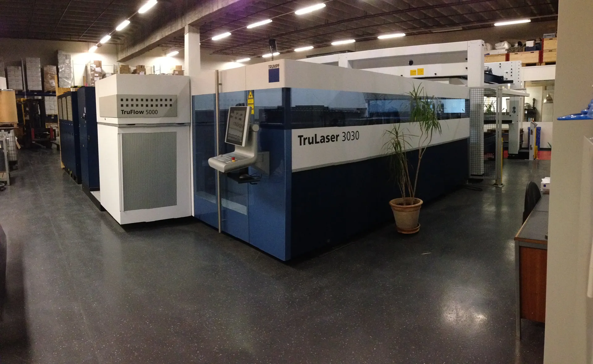 TruLaser 3030 mit Lift-Master