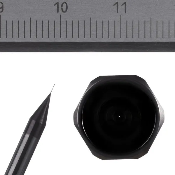 Kleinstbohrung 0,1 mm (vergrößert)
