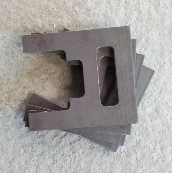 konturgefräste Stahlplatten