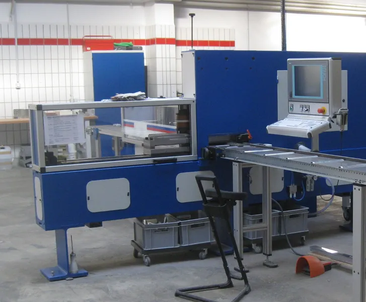Lochstanze CNC