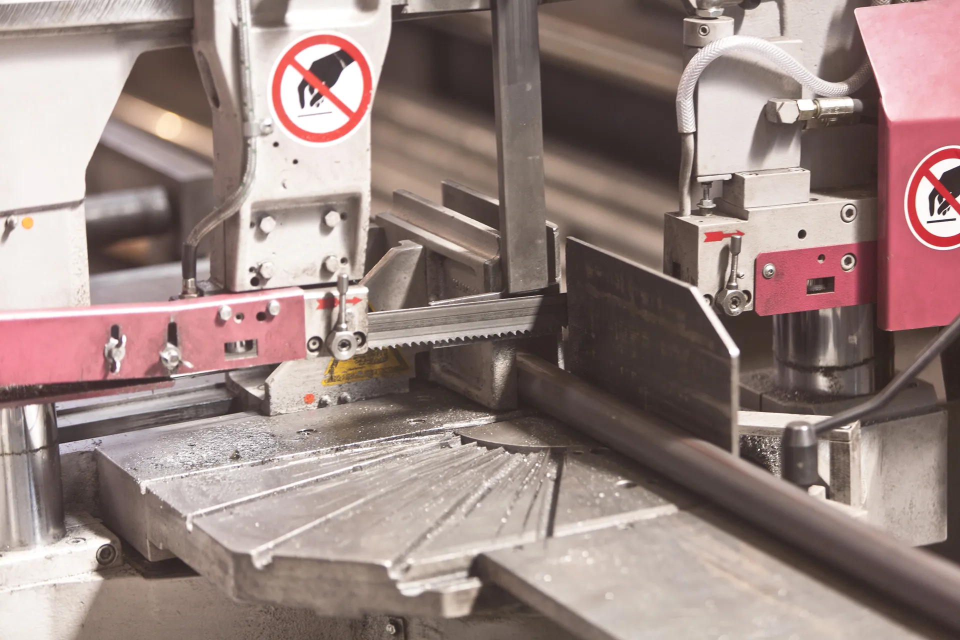 Gehrungsbandsäge CNC