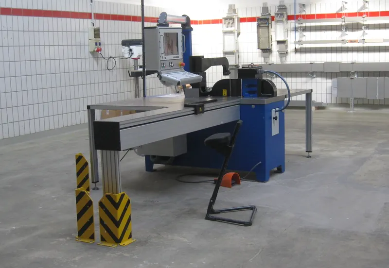 Blechbiegemaschine CNC