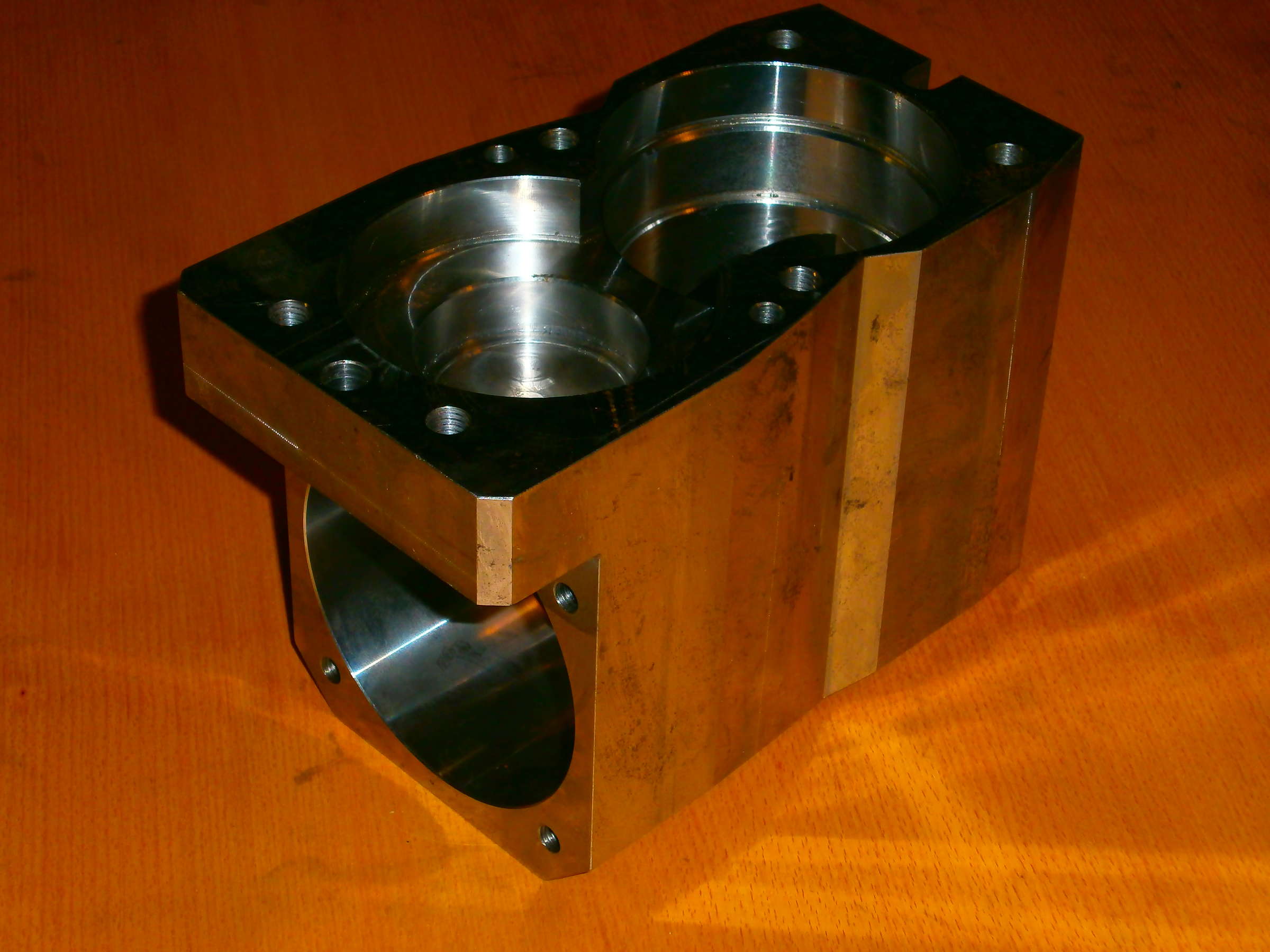 Drive tool body