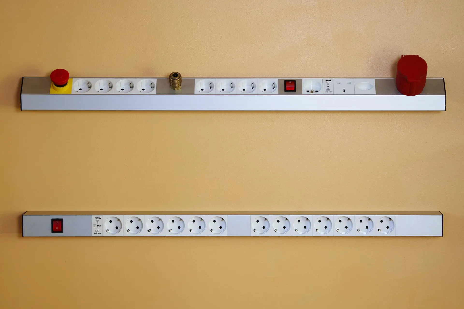 Energieleiste für Arbeitsplatz