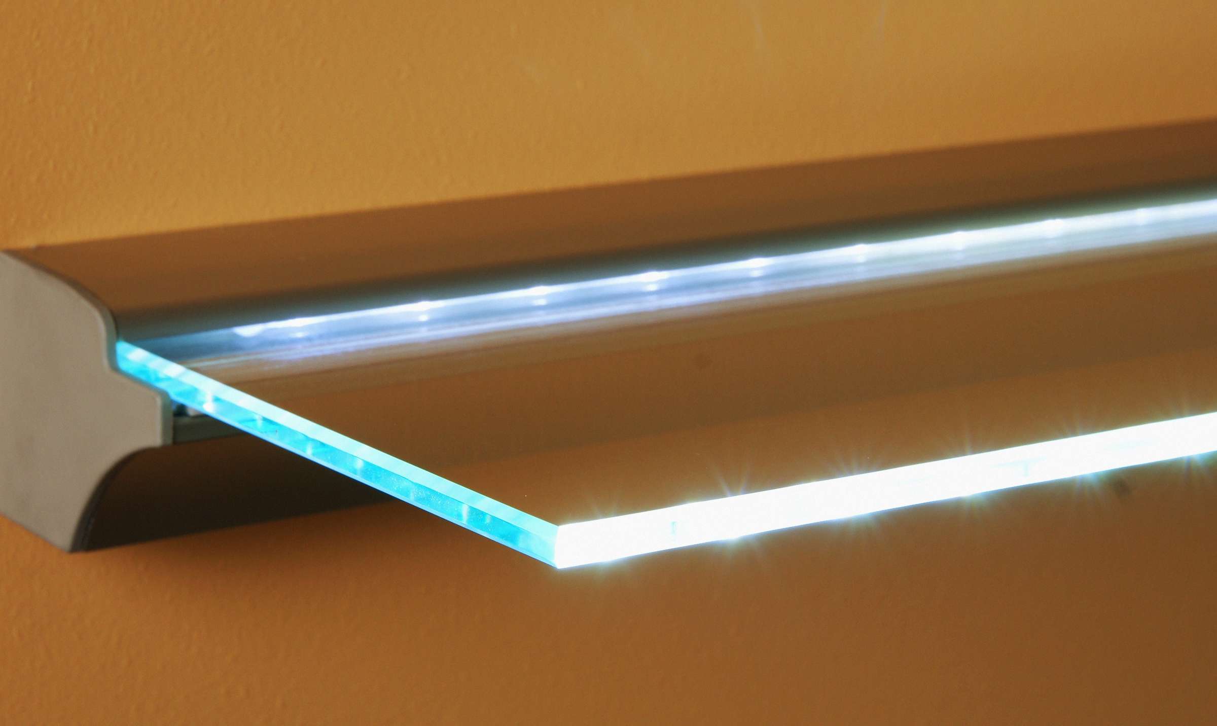 Glasplattenhalter LED Detail