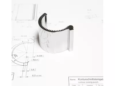 Konturschnittstempel