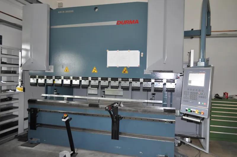 Abkantpresse 220 t