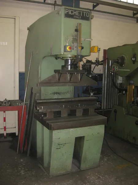 HYDRAULISCHE PRESSE 100 TON