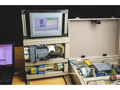 Messpanel mit Steuerung