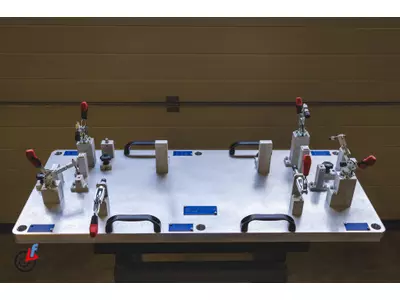 Einfache Vorrichtung mit Feststellern aus komplexen materialien