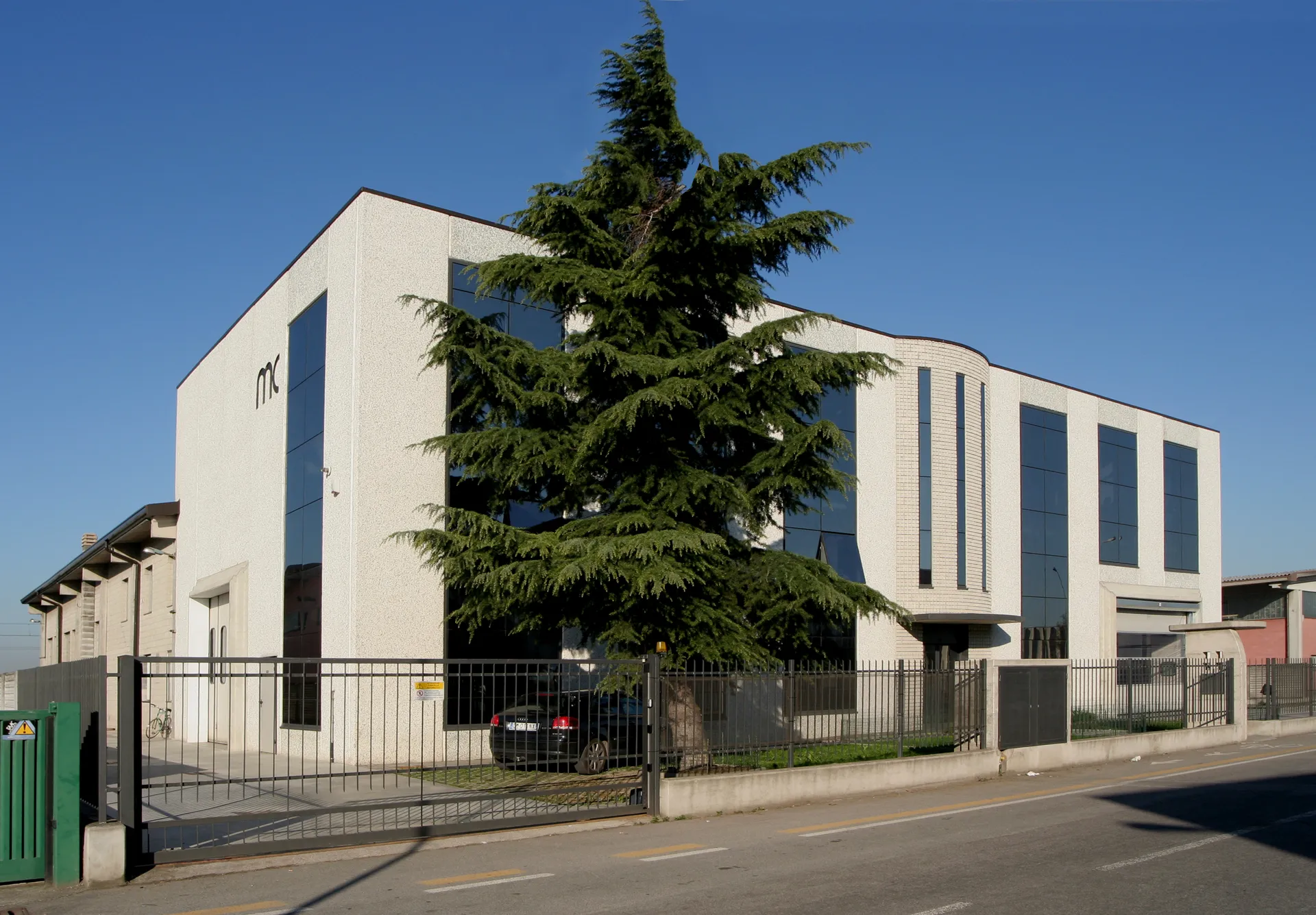 esterno azienda