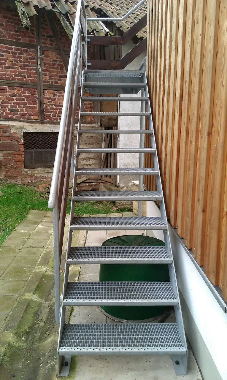 Treppe hinten