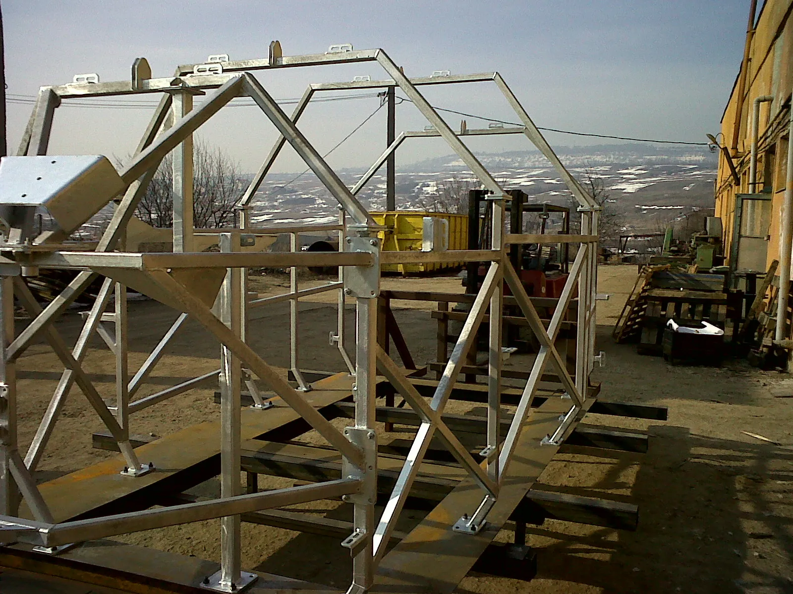 Metal structure