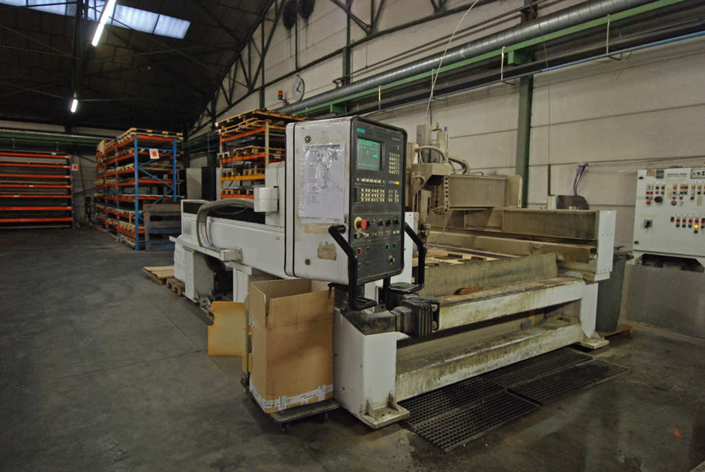 LB 2000 waterjet