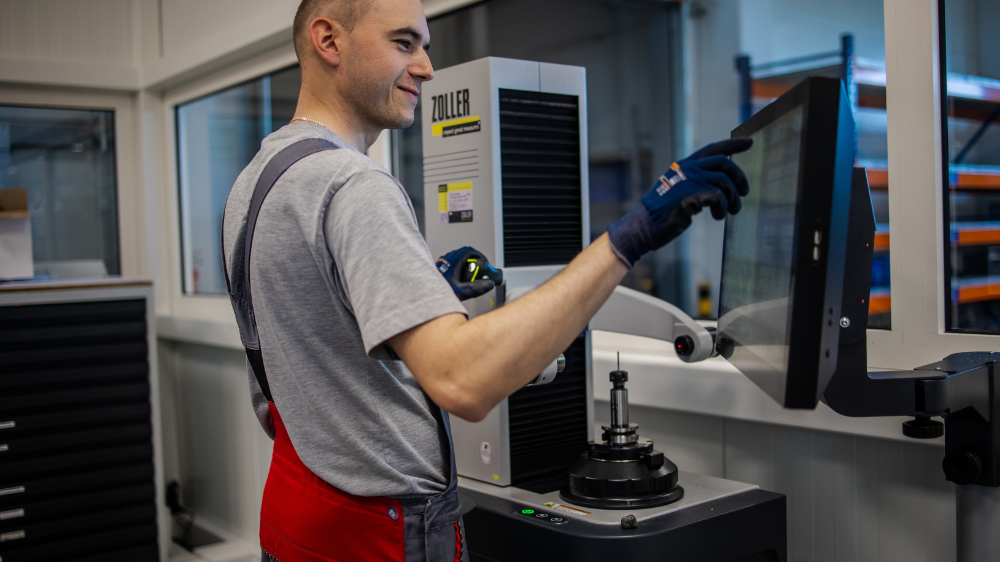 RADMOT CNC Frasen und Drehen (1)