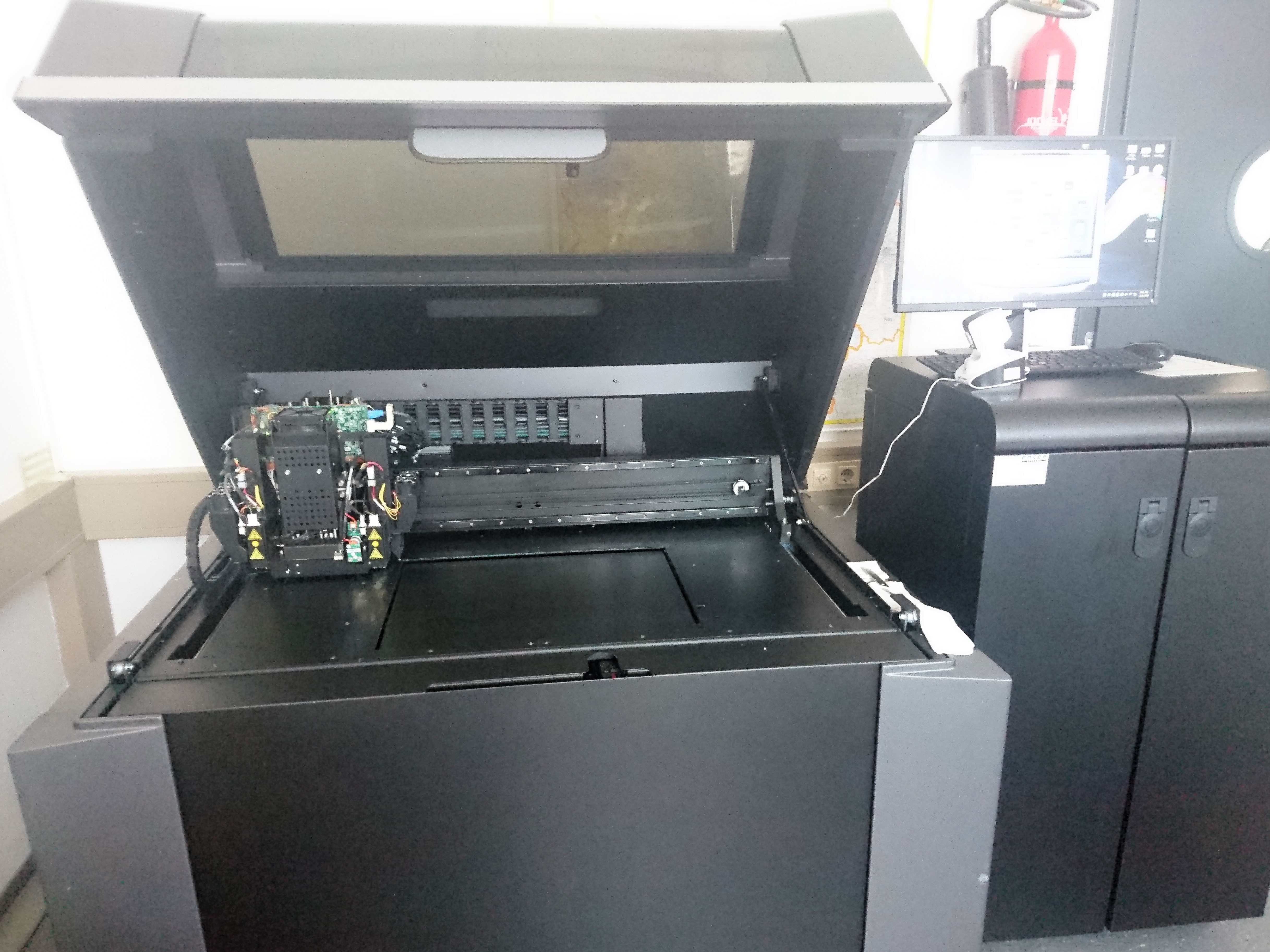 Stratasys J750