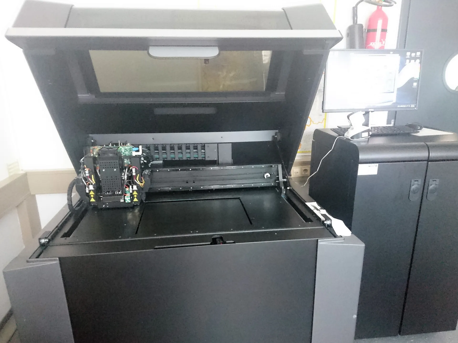 Stratasys J750