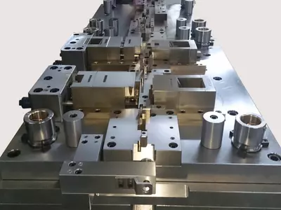 Folgeverbundwerkzeug 1.-fach fallend