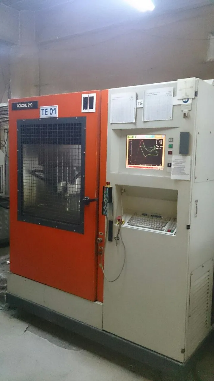 CNC Drahterodiermaschine