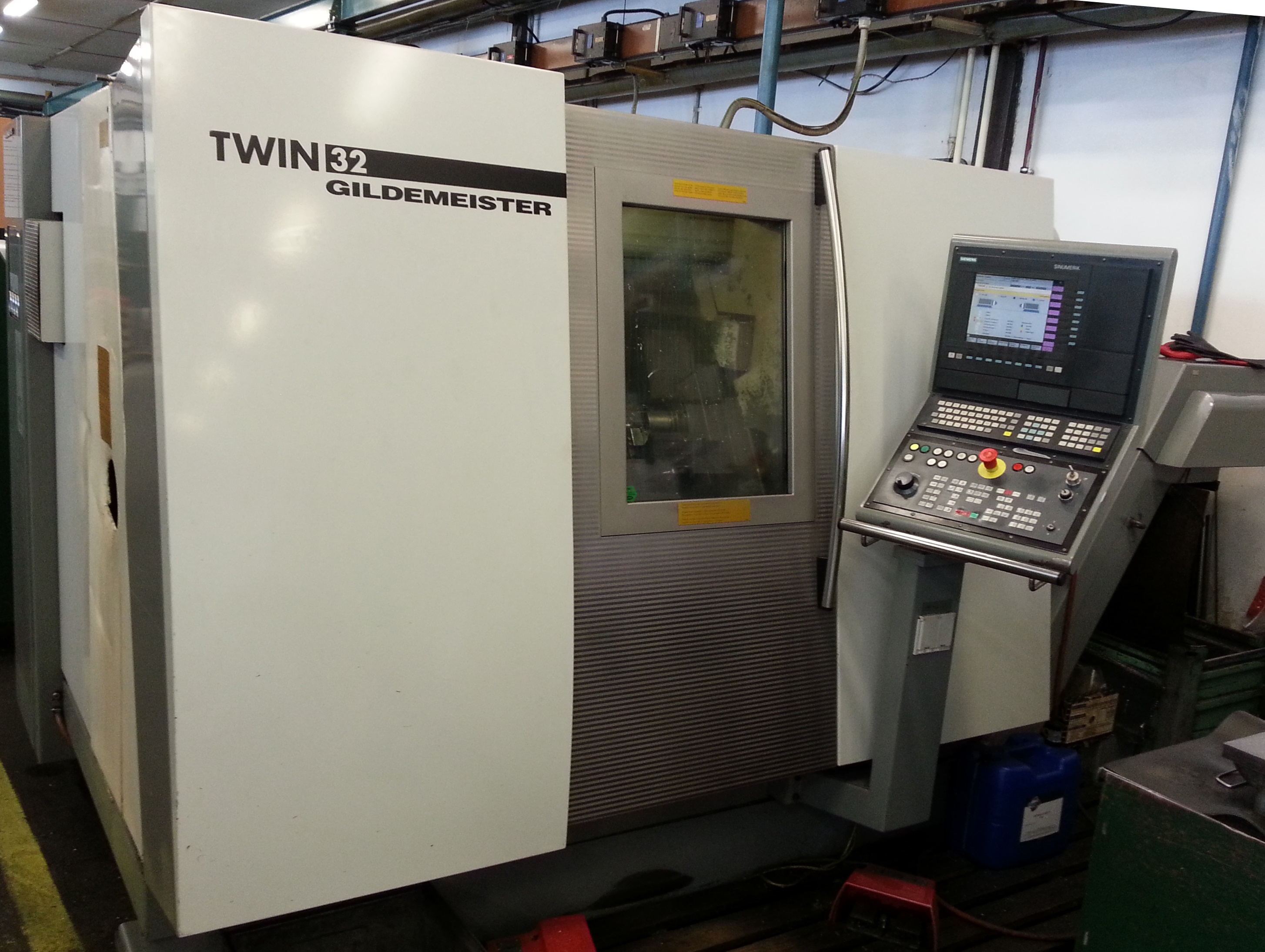 TWIN 32