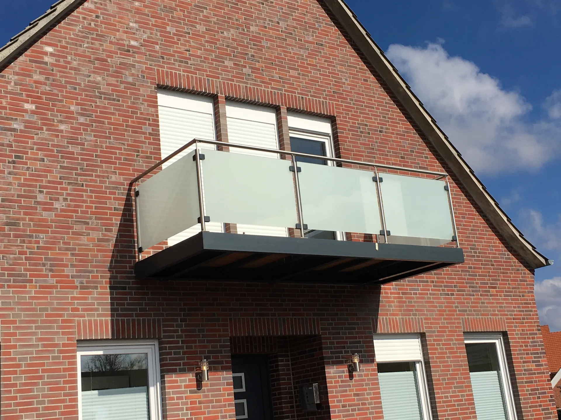 Edelstahlbalkongeländer mit Milchglas