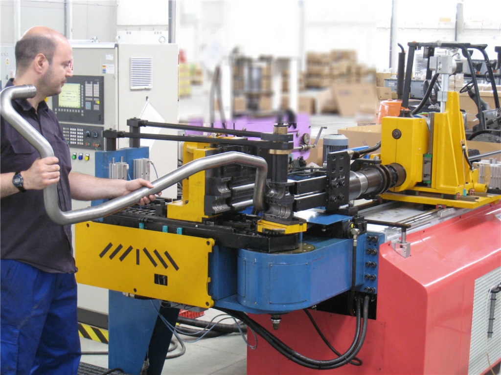 BENDING MACHINE