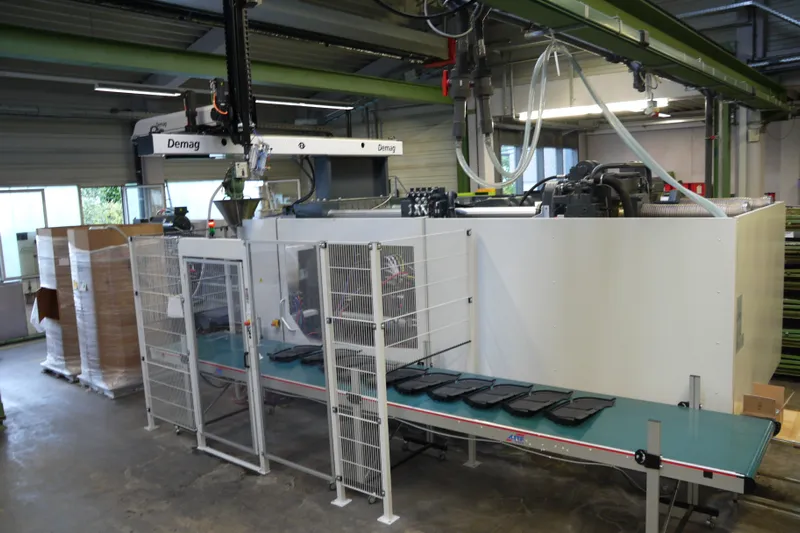 800 to Spritzgussmaschine