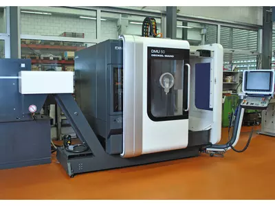 5- Achsen Bearbeitungszentrum