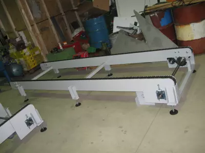 Kettenförderanlage für Sonderpaletten bis 1.500kg