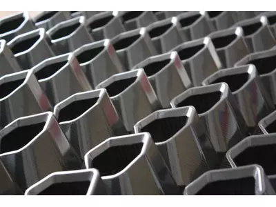 Einlass/Auslass Schalldämpfer