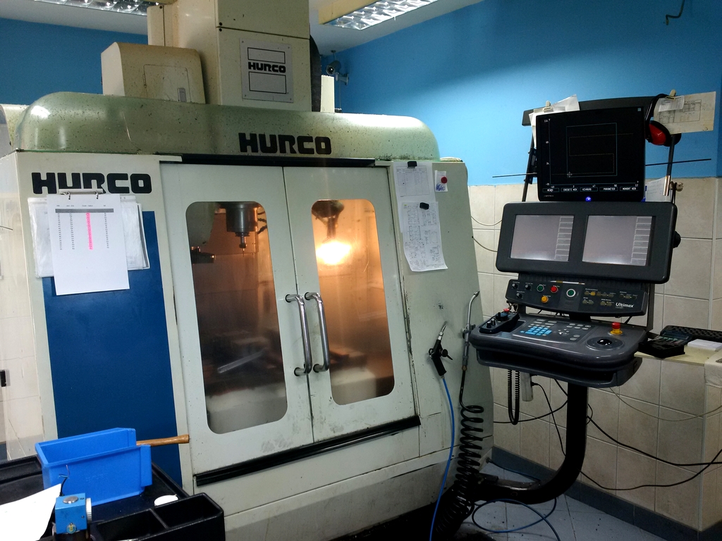 cnc machine: hurco vm1