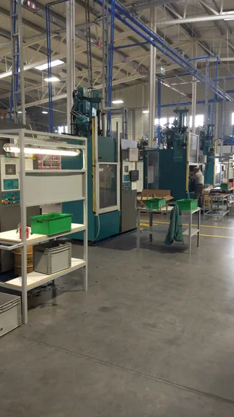 Rubber injection moulding machines different clamping forces