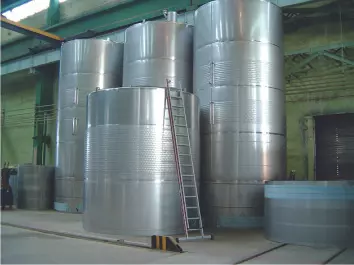 Behälterform: zylindrisch, viereckig