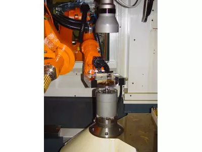 Waelzfraesmaschie LC220