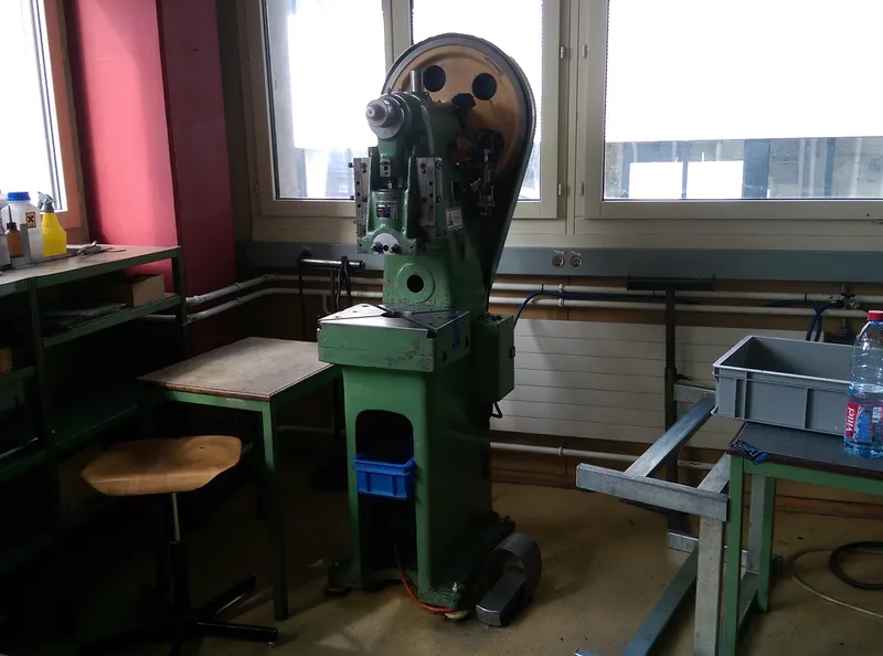EF 12 (120 kN)