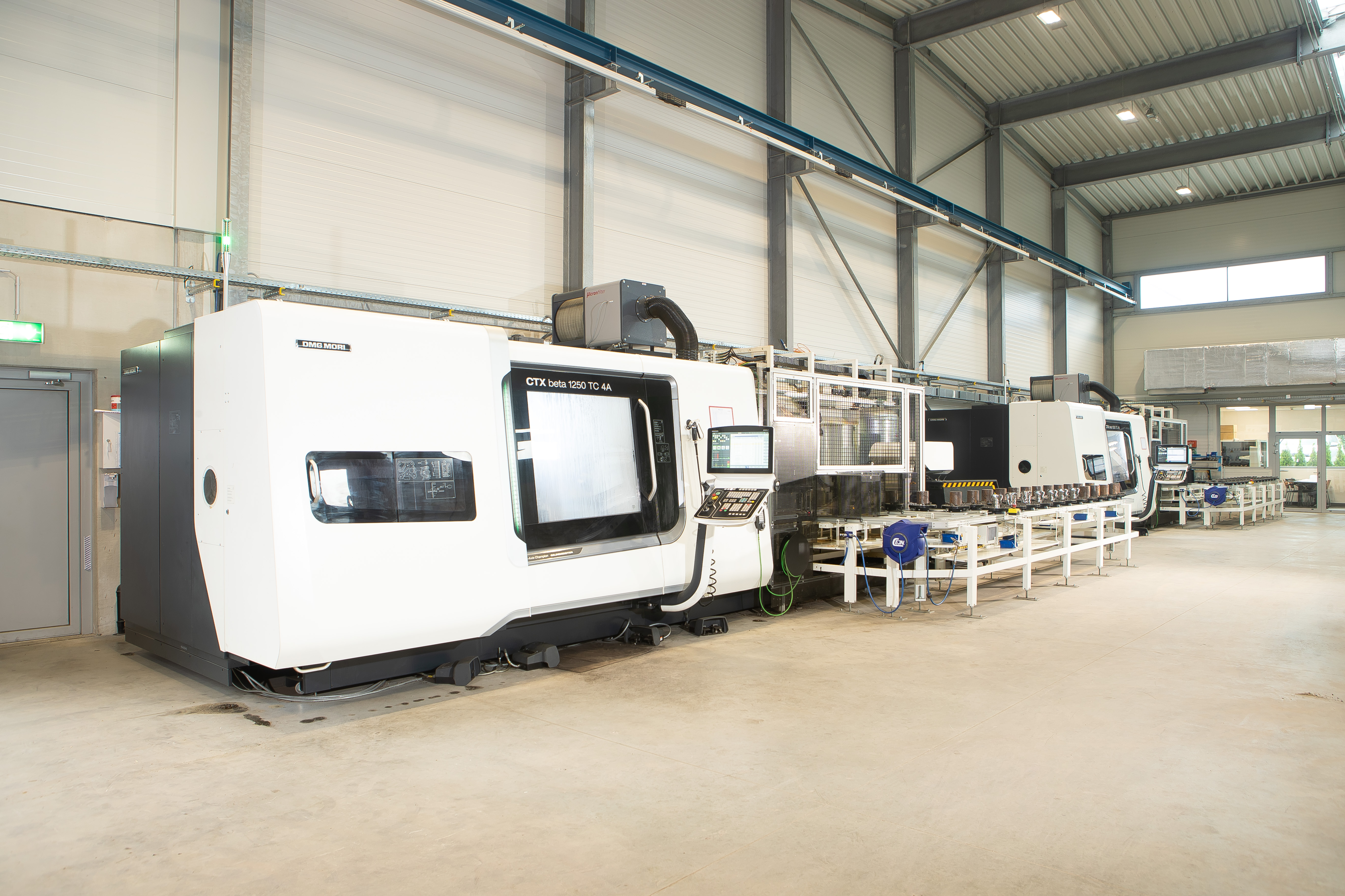 2x CTX Beta 1250 TC-4A mit Beladeportal
