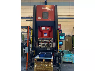 Stanzautomat Servo 2000 kN