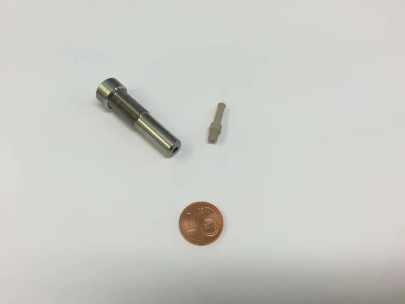 Niro PEEK Drehteile
