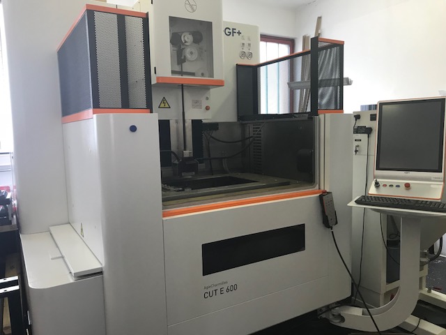 CUT E 600