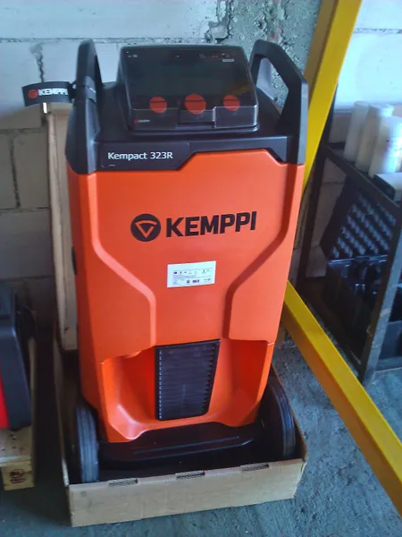 MIG MAG KEMPACT R323