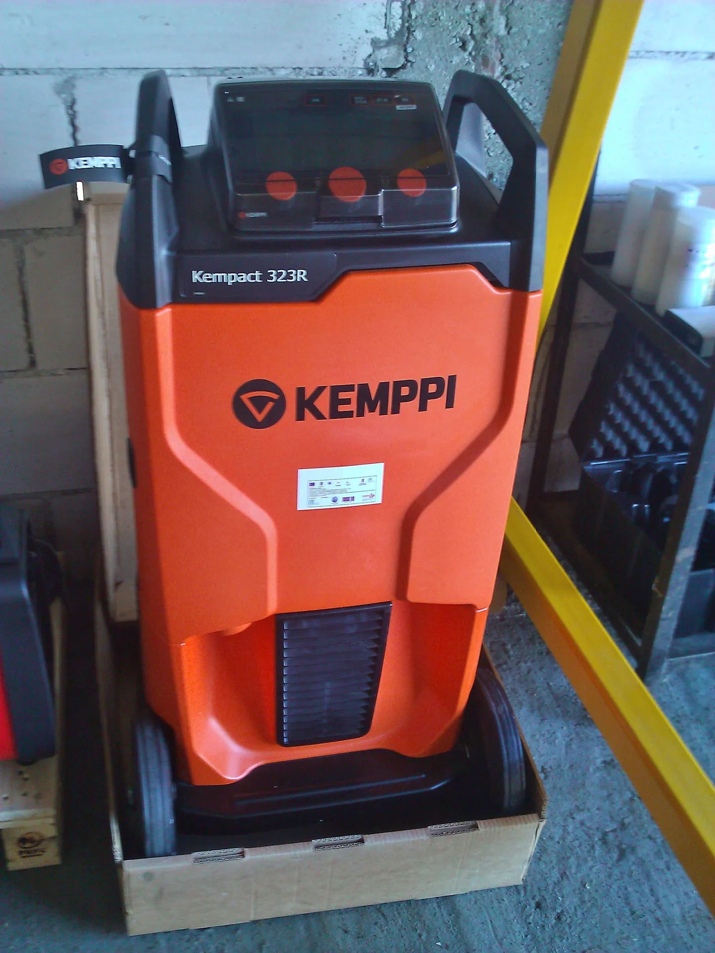 MIG MAG KEMPACT R323