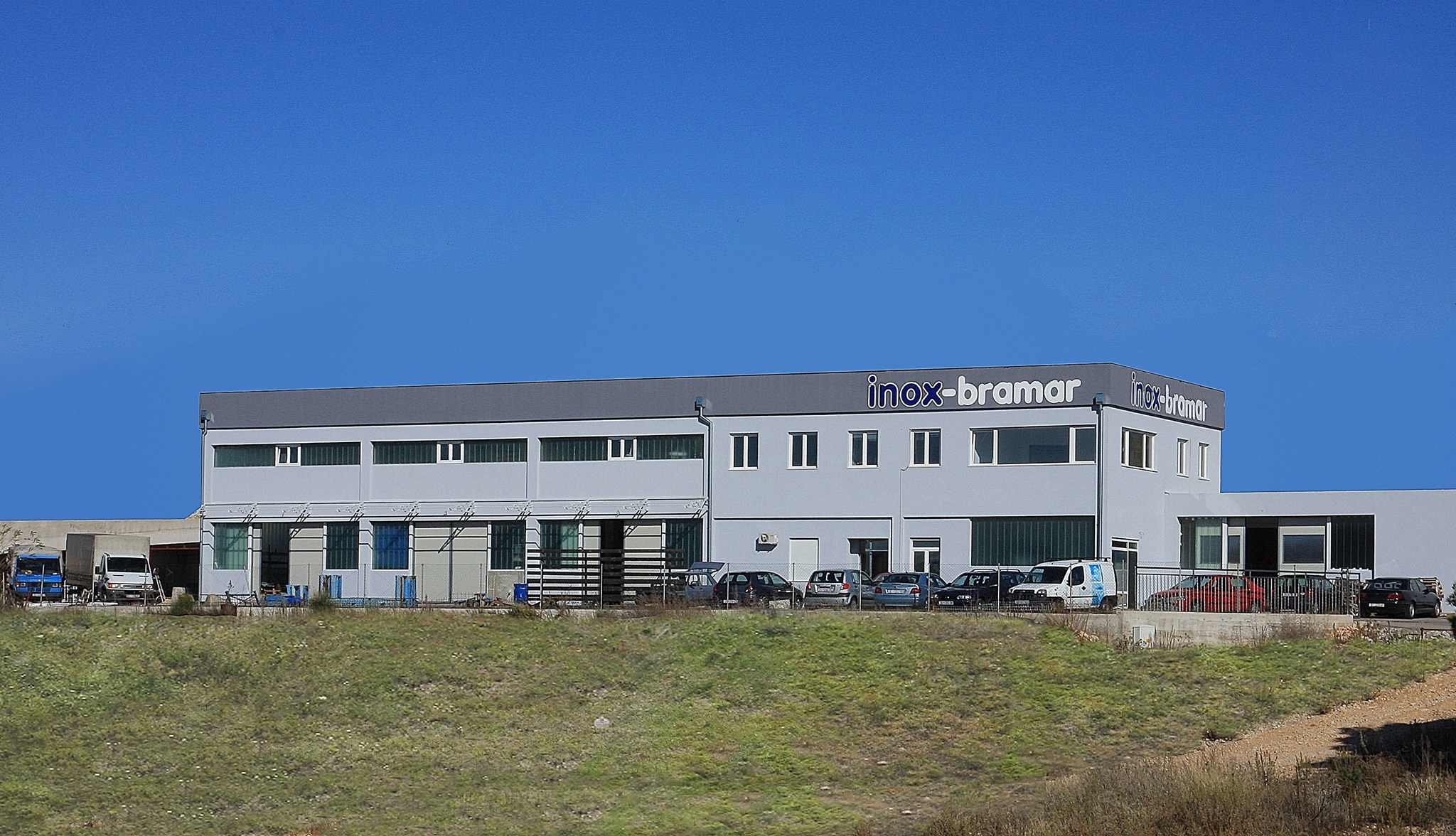 2 Easy Group j.d.o.o Logo