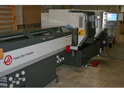 Drehmaschine ST10 mit Stangenlader