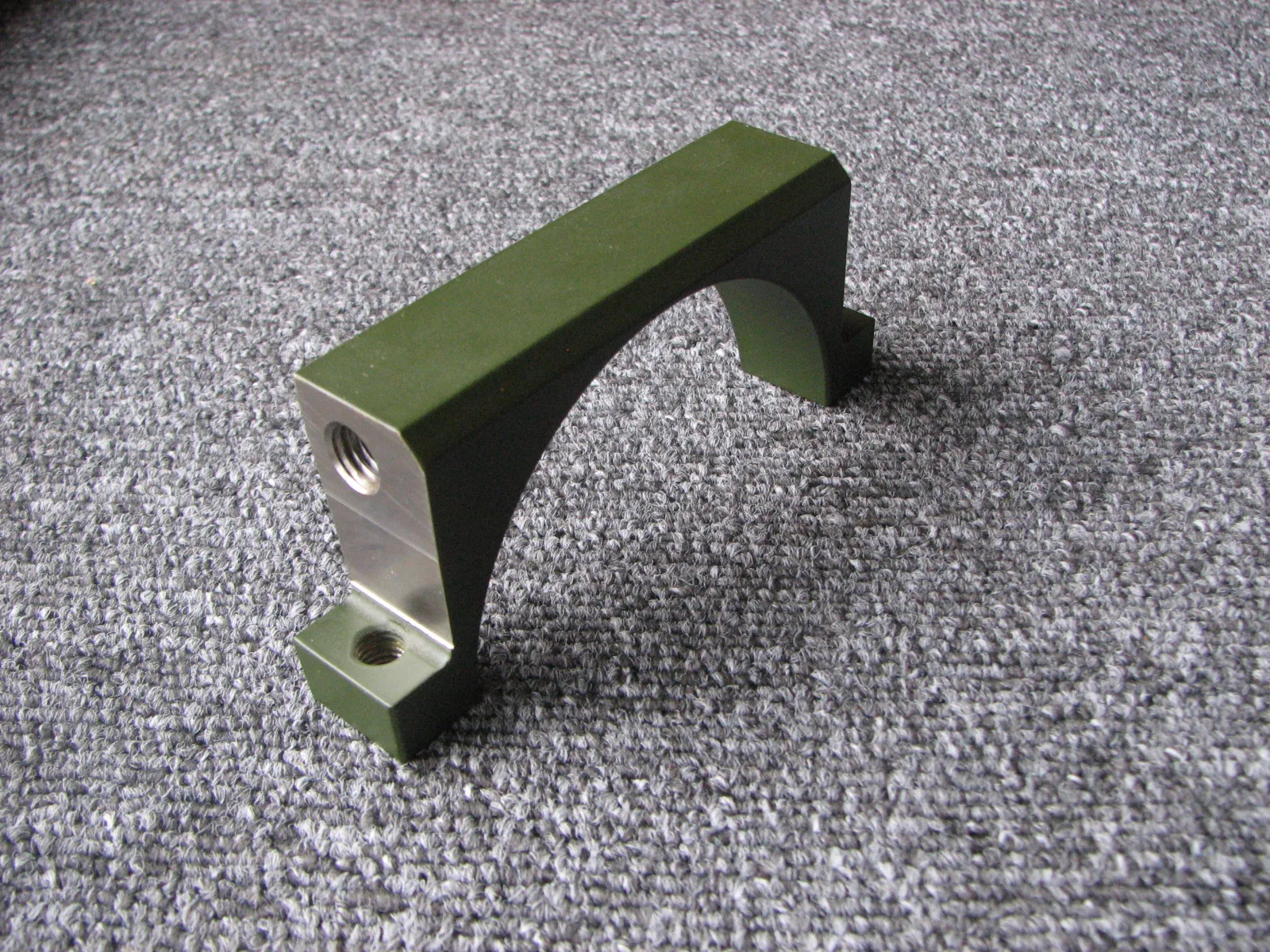 Halter lackiert