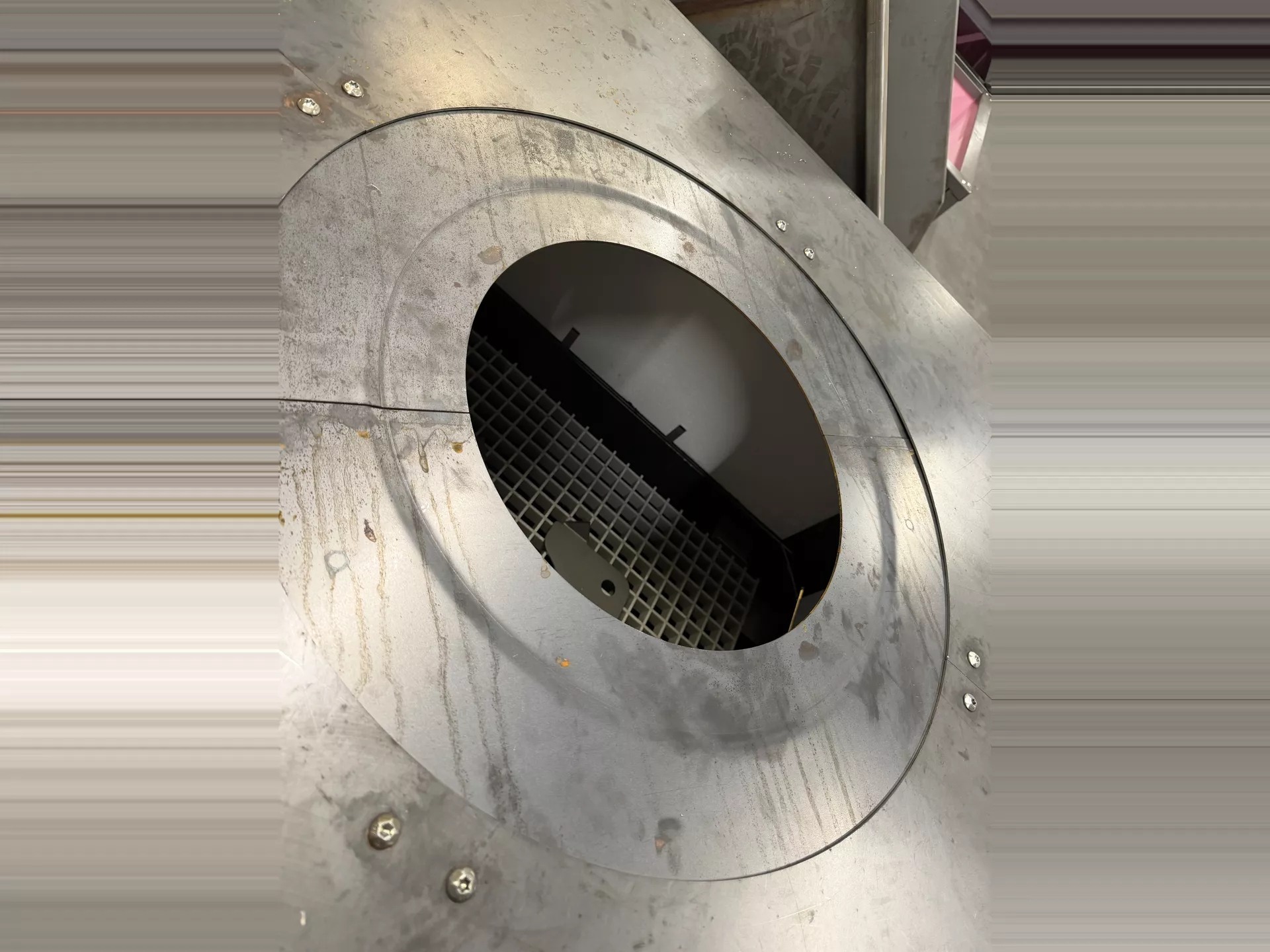Tree hub pressing plate