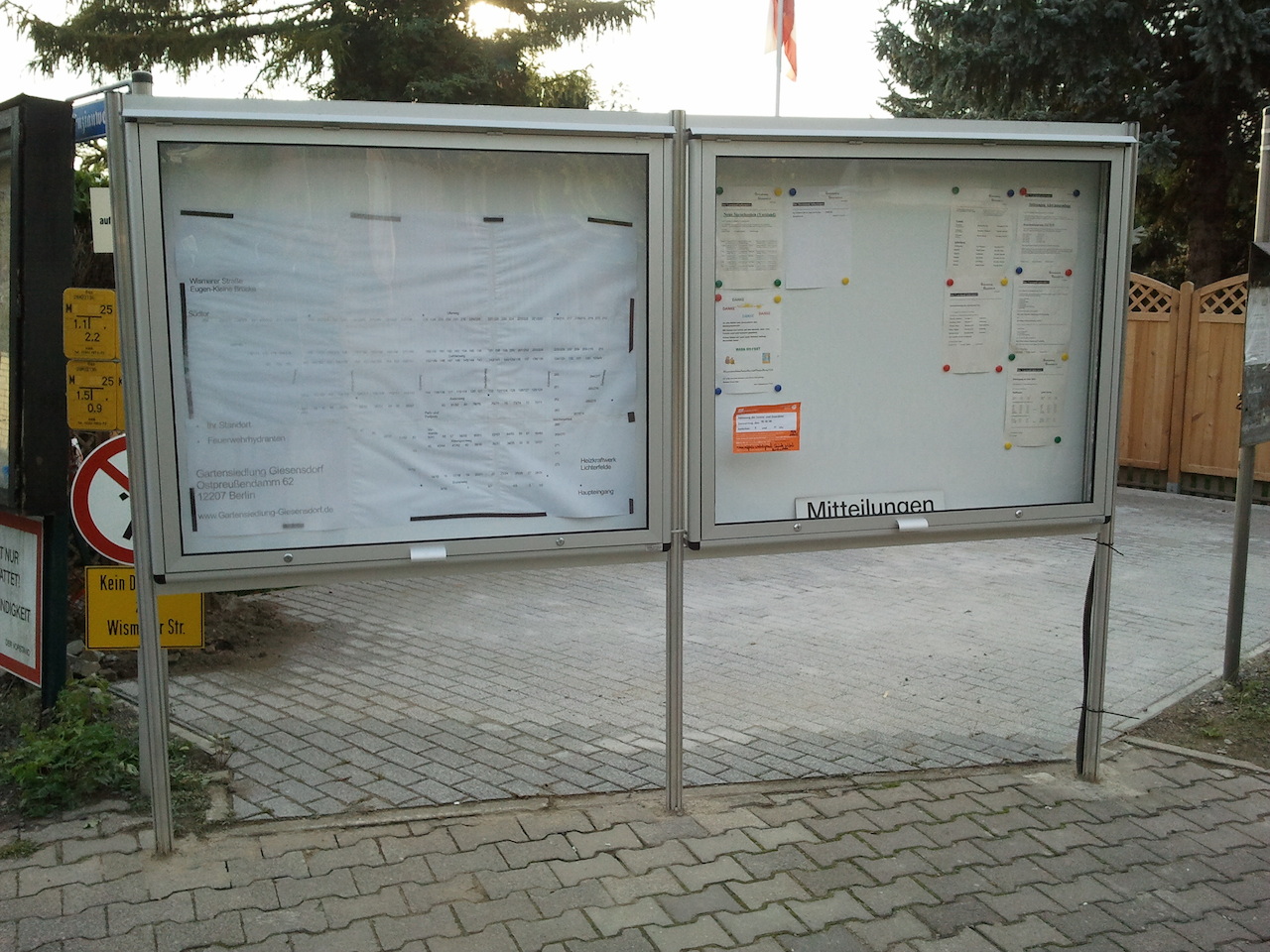 Alu Vitrine mit Pfosten serie 30