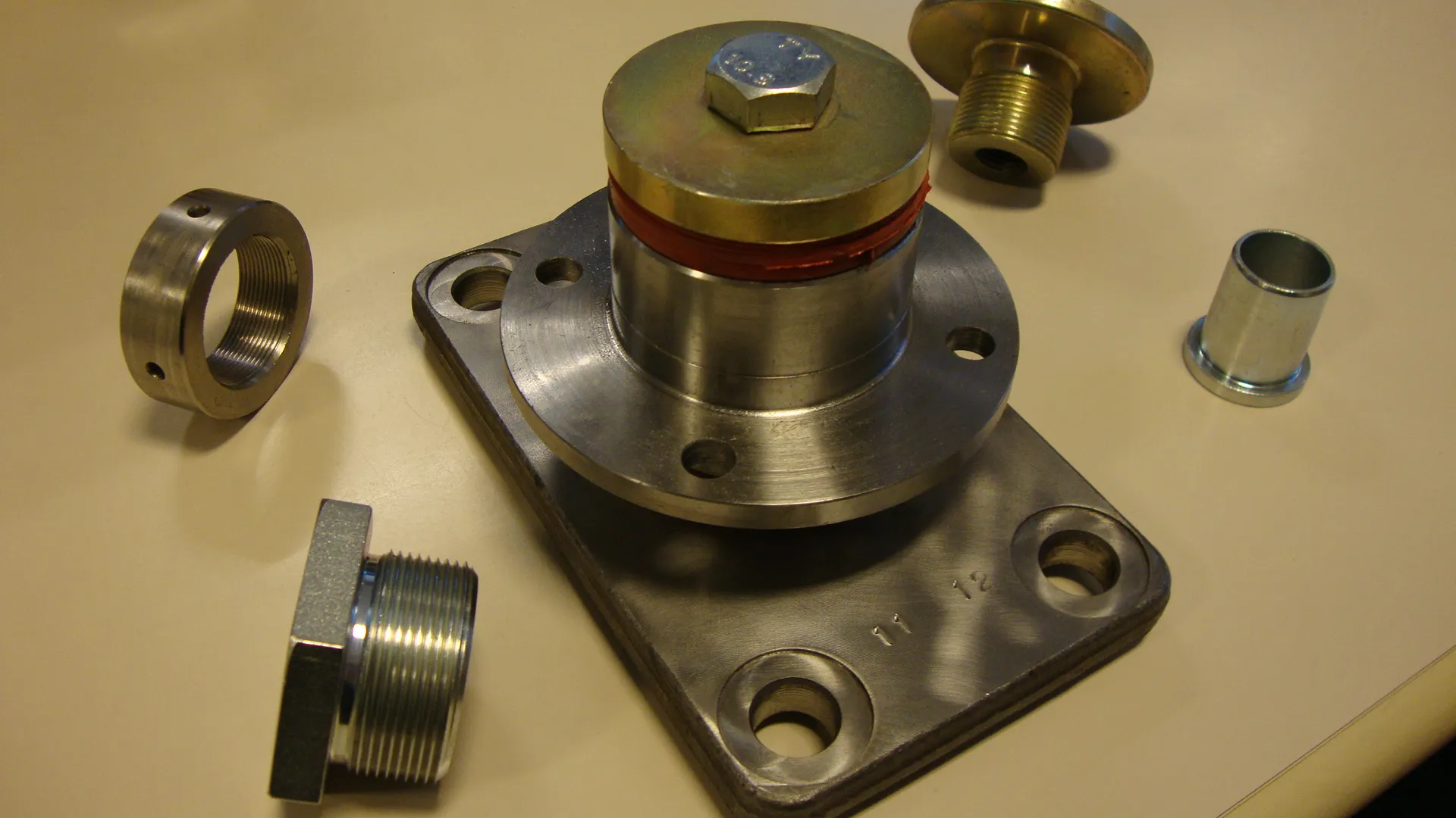 internal and extrenal threaded parts